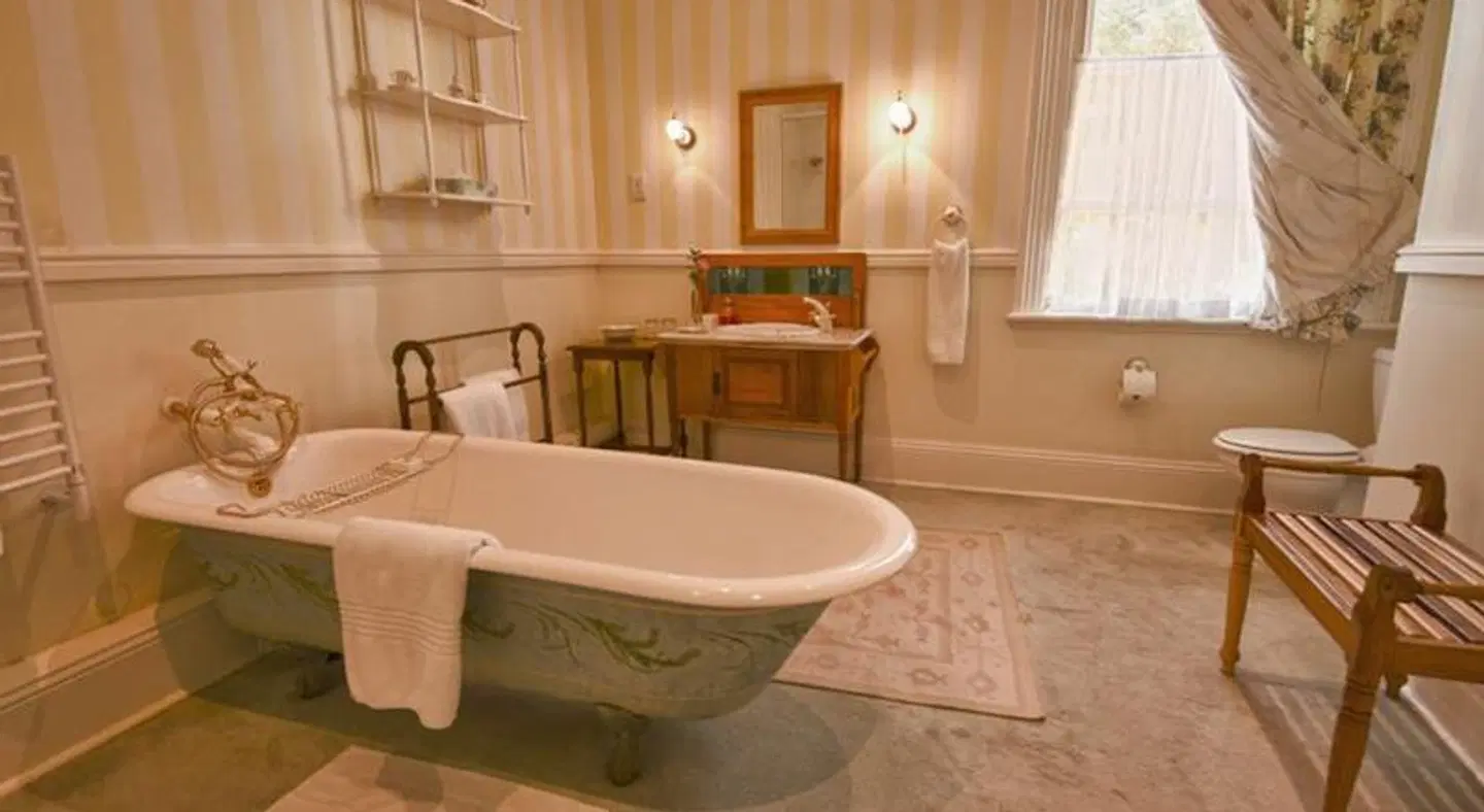 Hacklewood Hill Country House Badezimmer