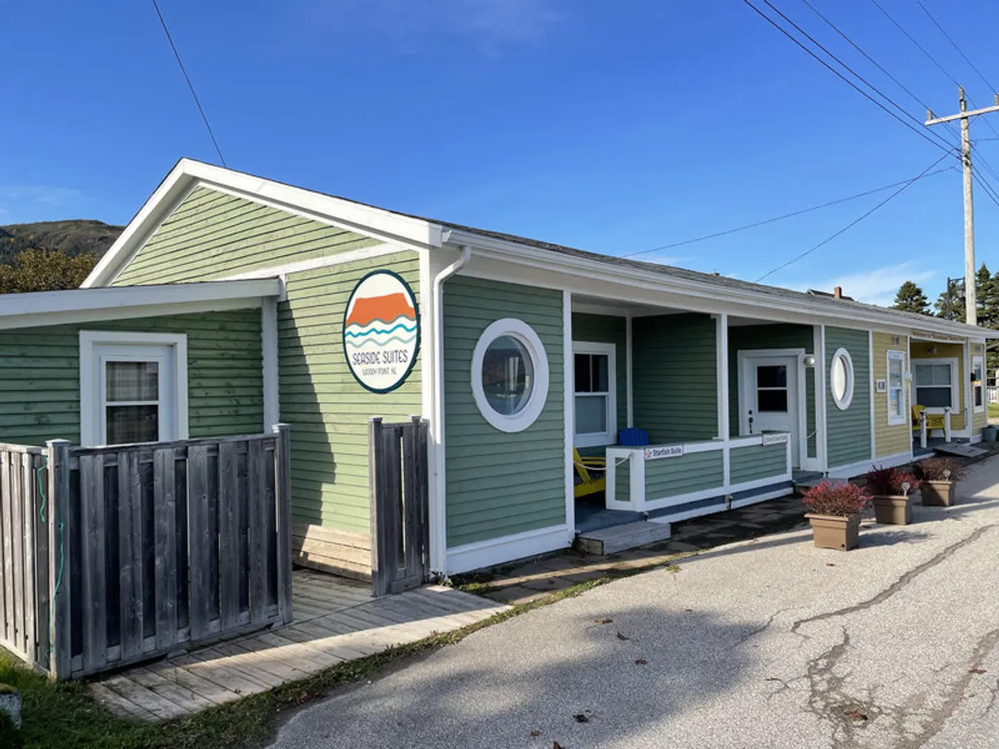 Seaside Suites EXTERIOR
