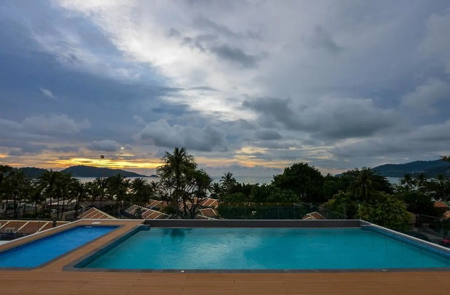 Clarian Hotel Beach Patong OUTDOOR_POOL