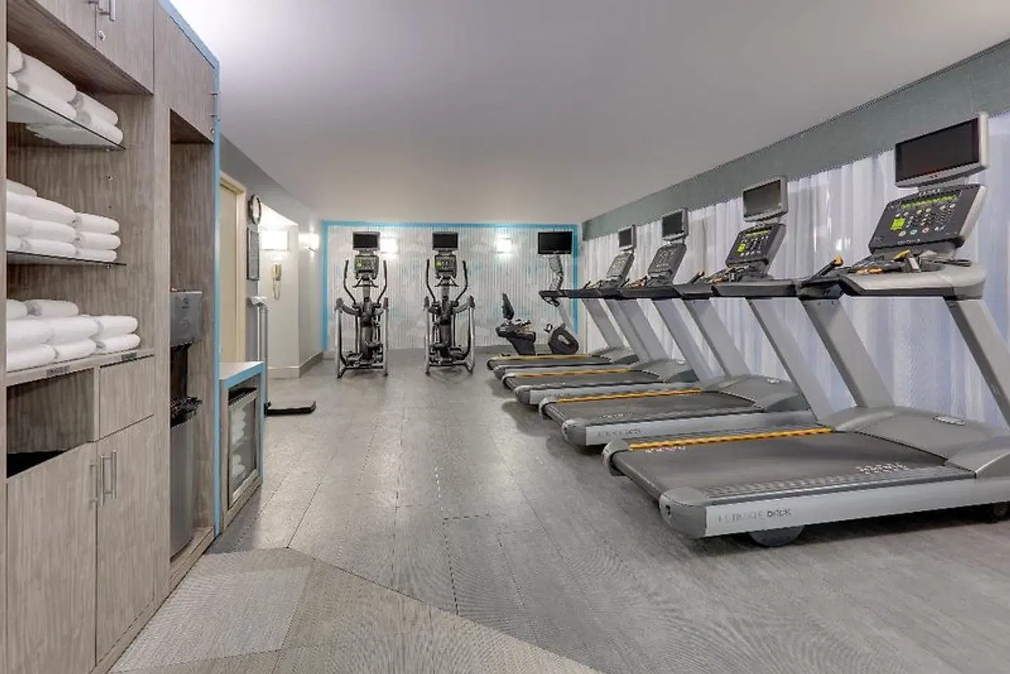 Crowne Plaza Hotel Dallas Downtown by IHG SPORTS_AND_LEISURE