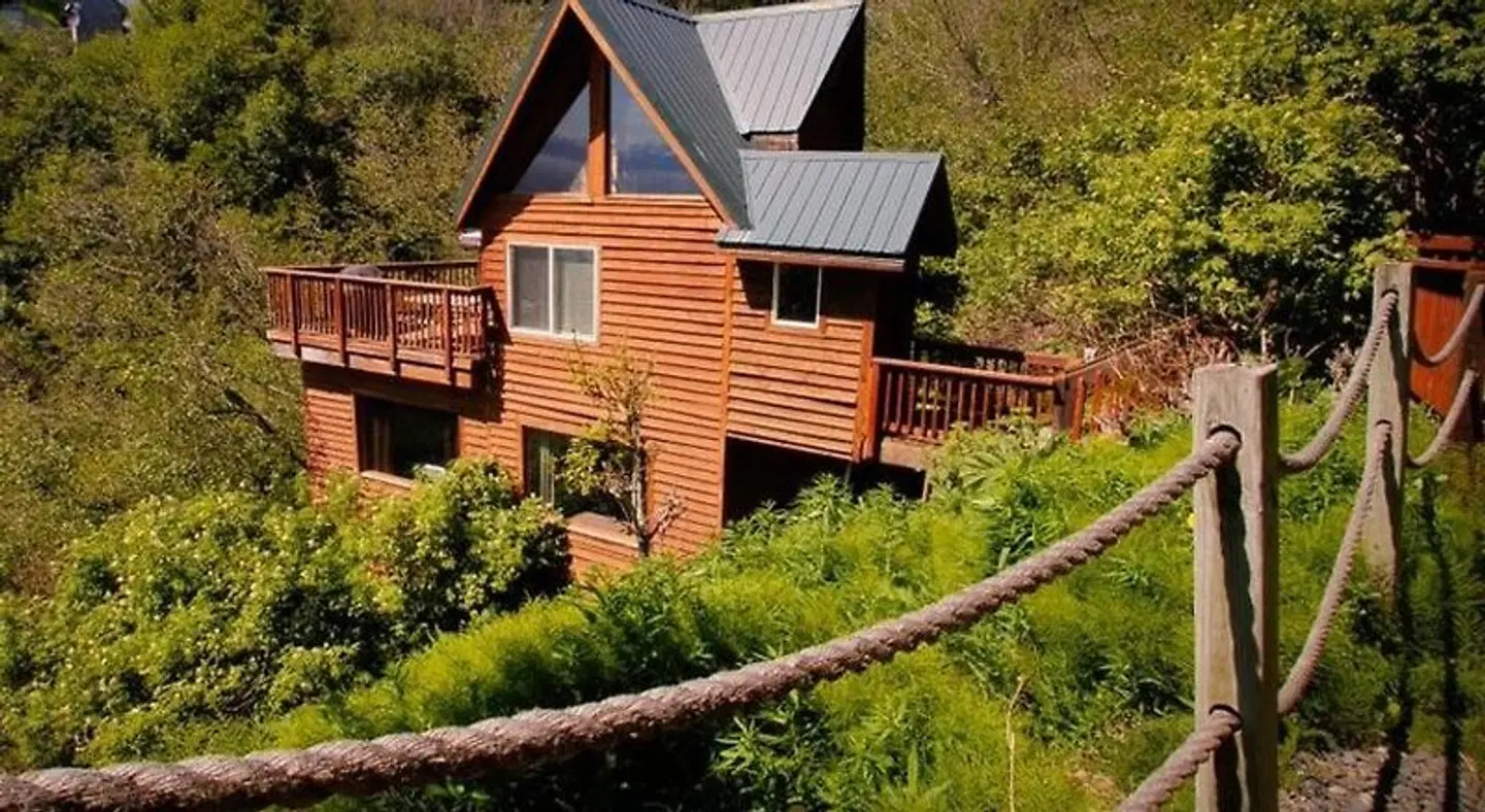 Alaska Adventure Cabins EXTERIOR