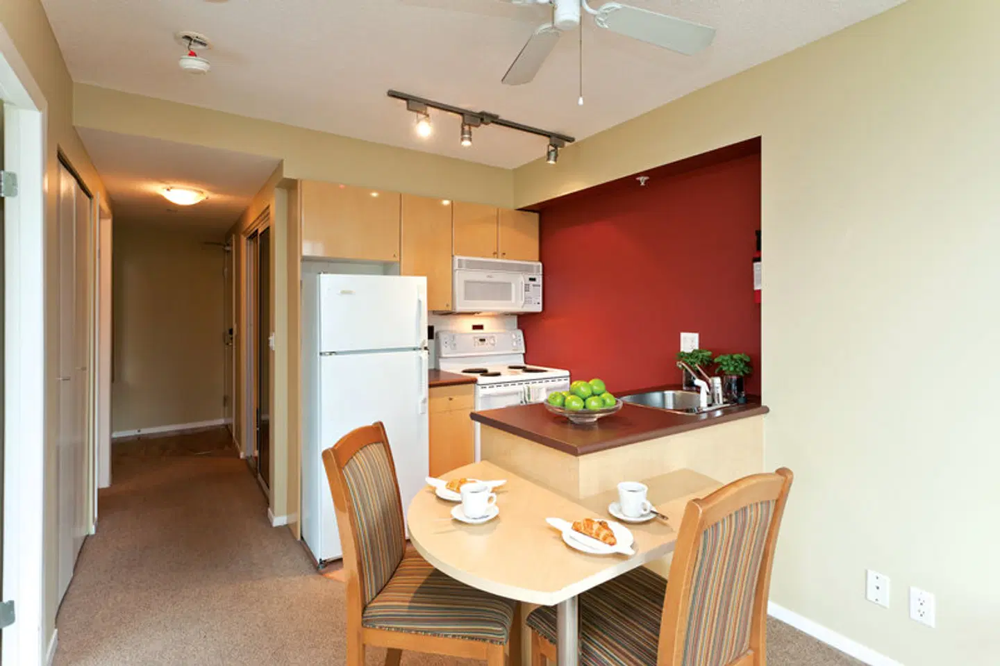 Lord Stanley Suites On The Park Restaurant