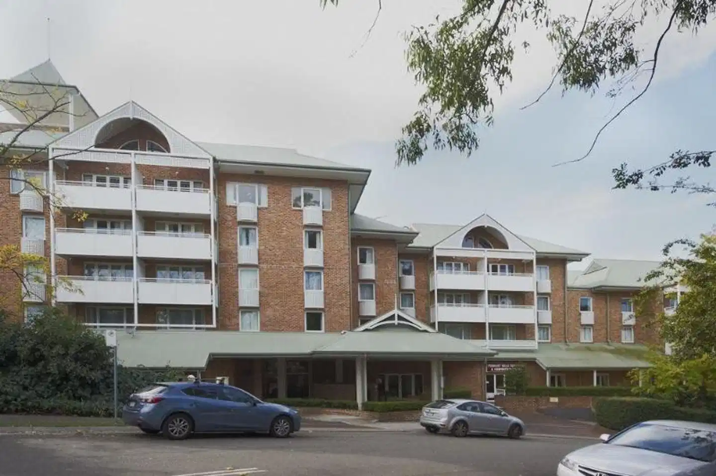 Pennant Hills Waldorf Apartment Hotel Aussenansicht