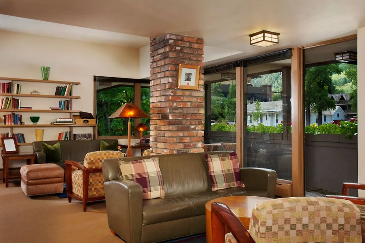 Hearthstone House LOUNGE_LOBBY