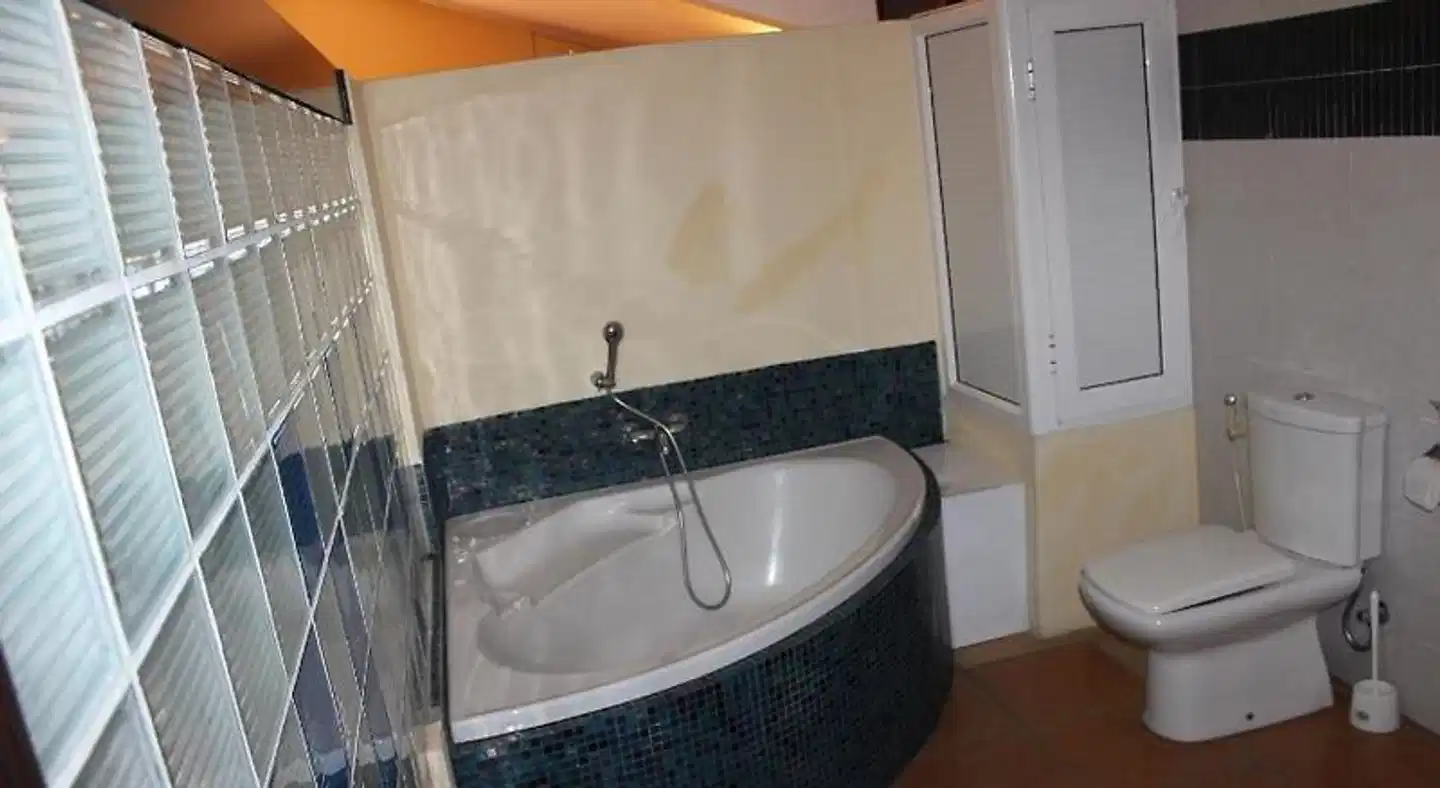 SM Lodge Badezimmer