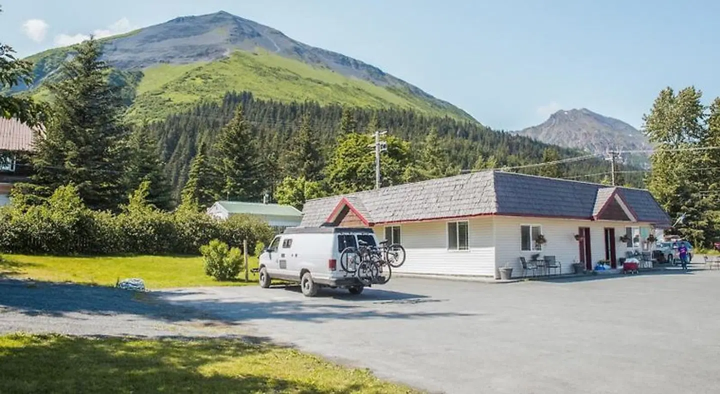 Trailhead Lodging EXTERIOR