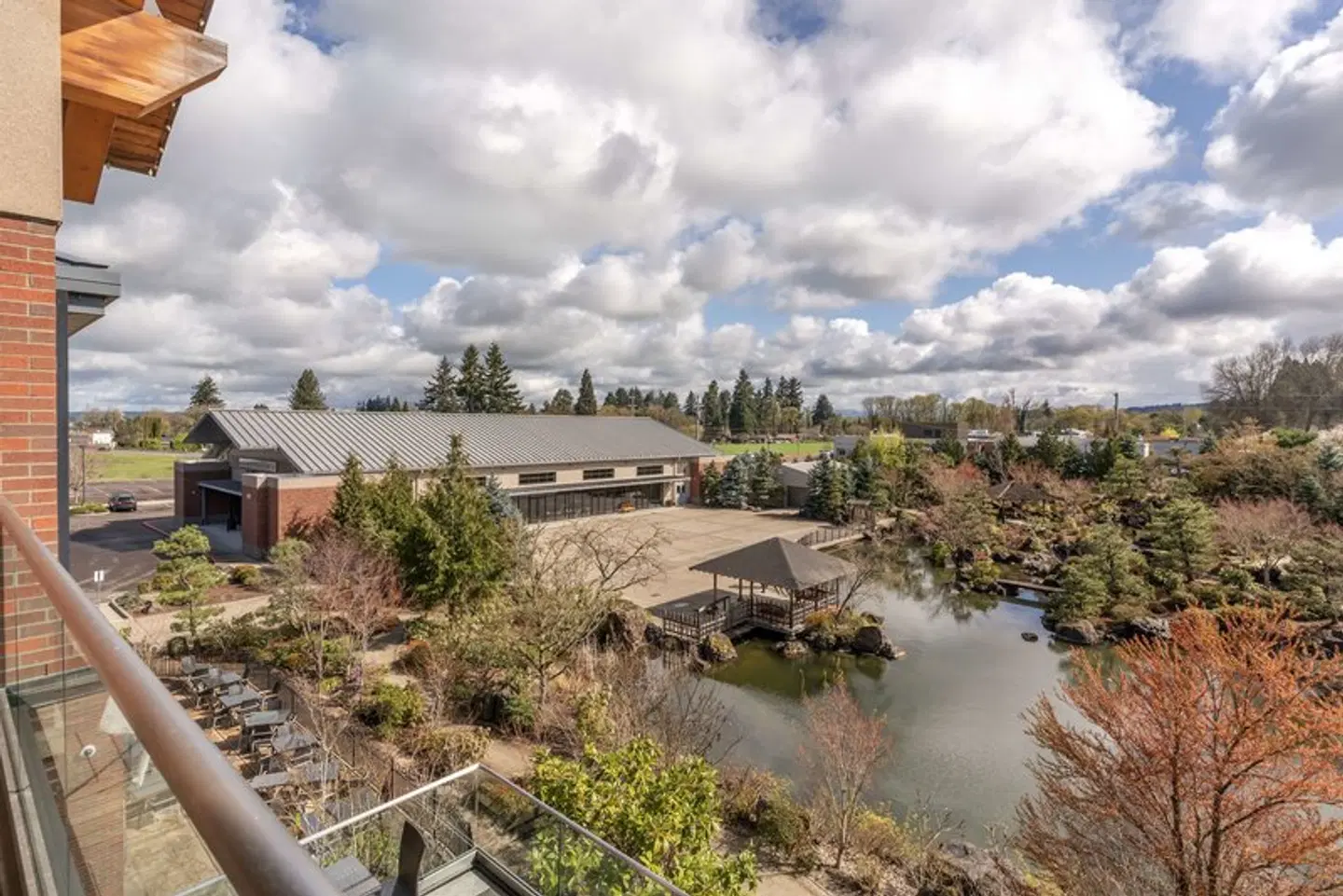 Best Western Premier Boulder Falls Inn LANDSCAPE