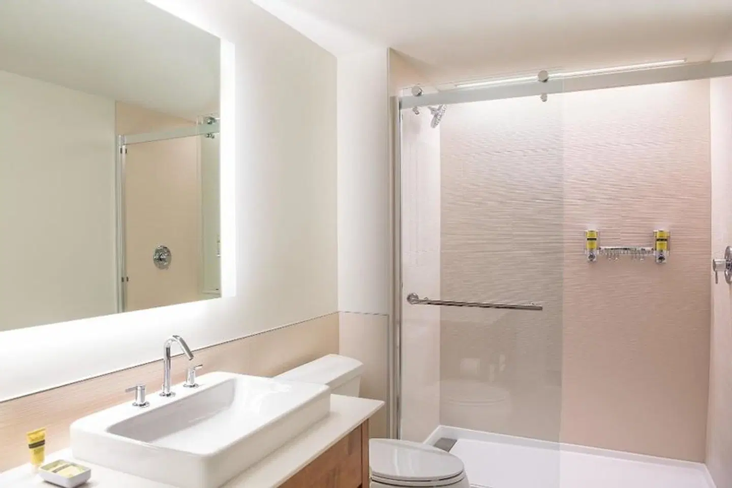 Element by Marriott Scottsdale at SkySong Badezimmer