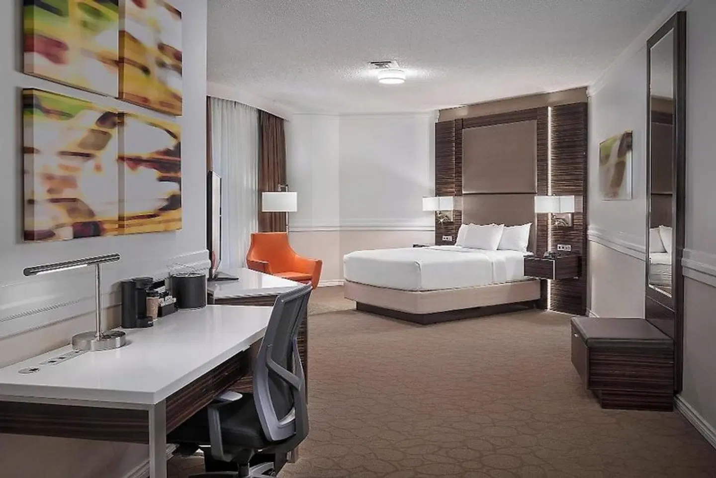 Delta Hotels by Marriott Edmonton Centre Suites Badezimmer