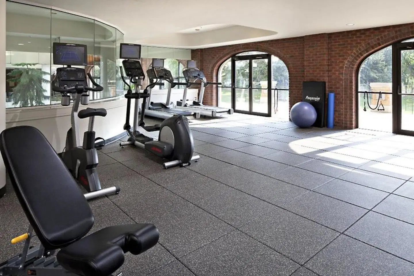 Delta Hotels by Marriott Bessborough SPORTS_AND_LEISURE