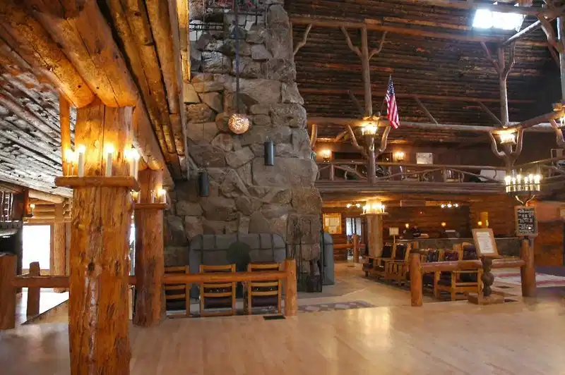 Old Faithful Inn – Hotelfoto
