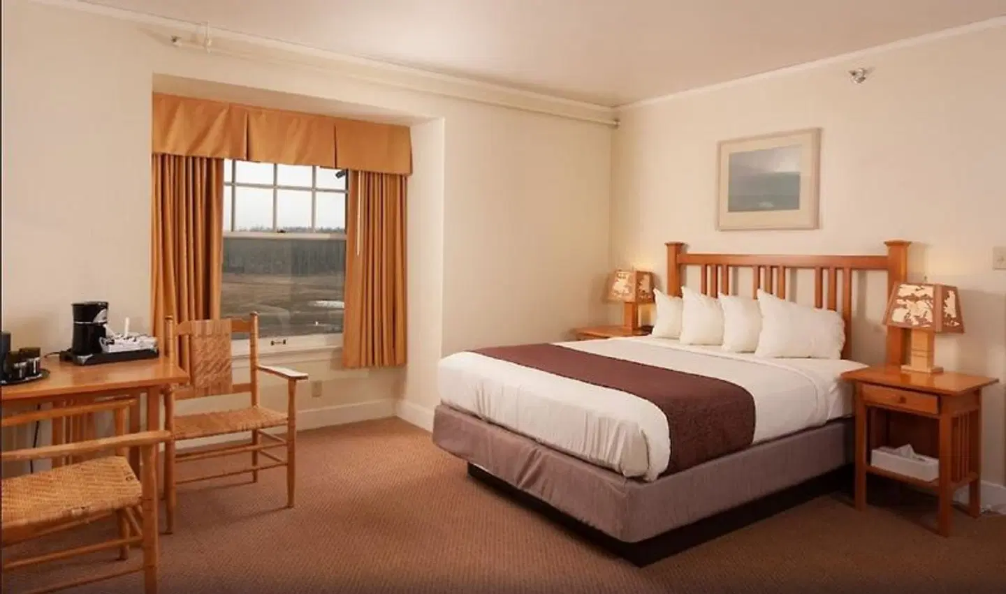 Old Faithful Inn ROOM_EXAMPLE