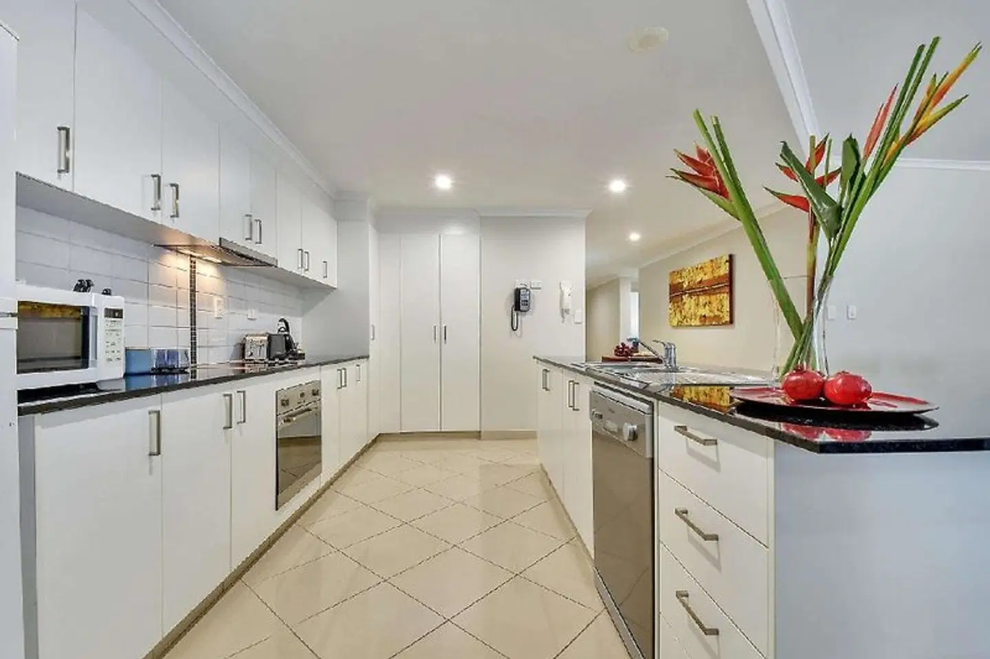 Argus Apartments Darwin Bar