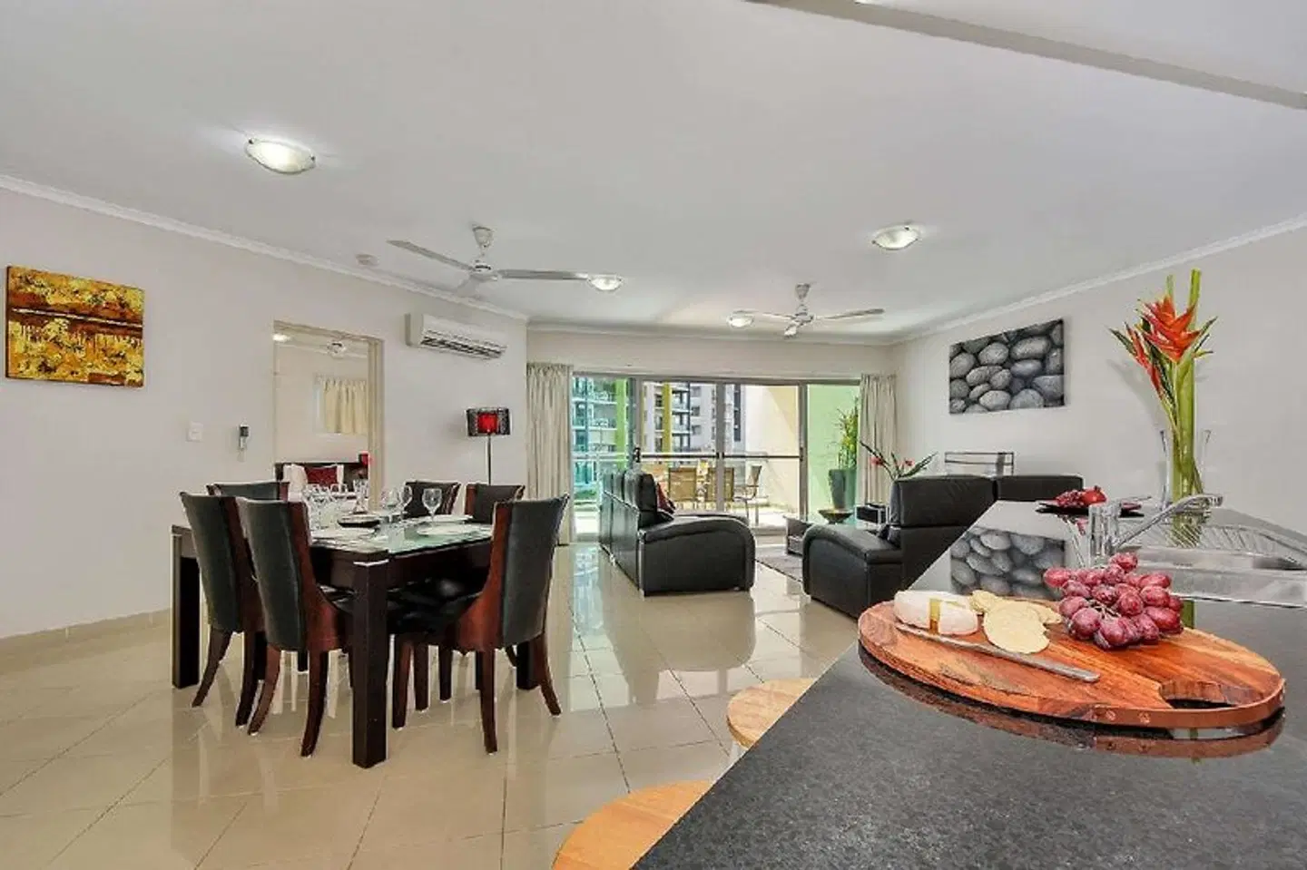 Argus Apartments Darwin Restaurant
