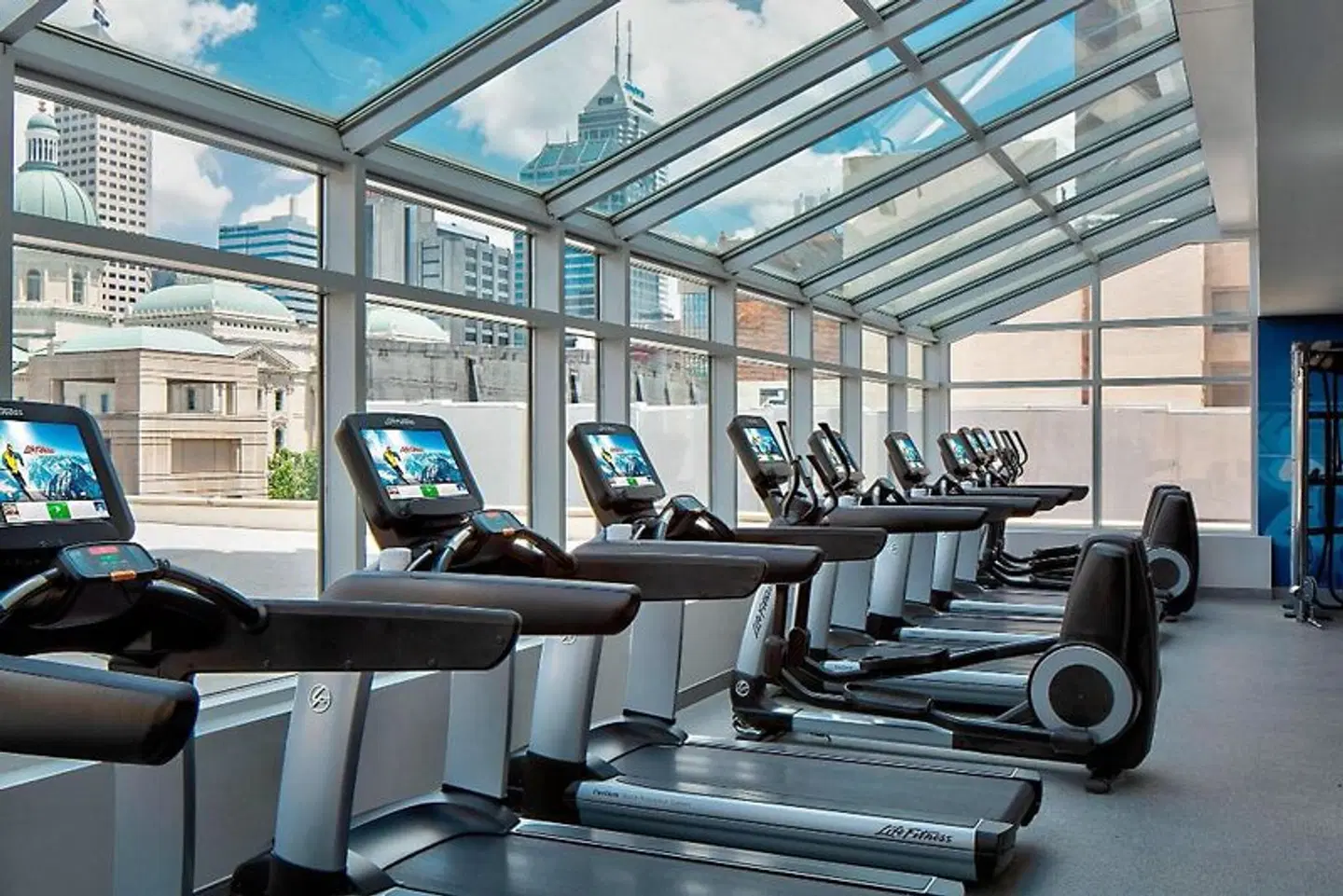 Indianapolis Marriott Downtown SPORTS_AND_LEISURE
