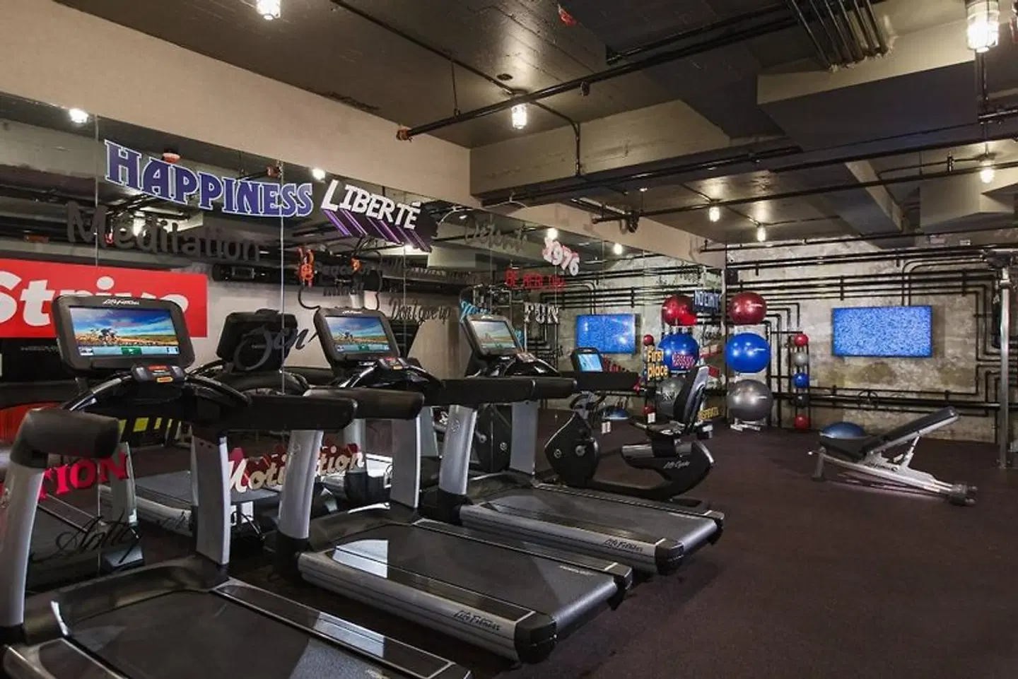 Renaissance Montreal Downtown Hotel SPORTS_AND_LEISURE