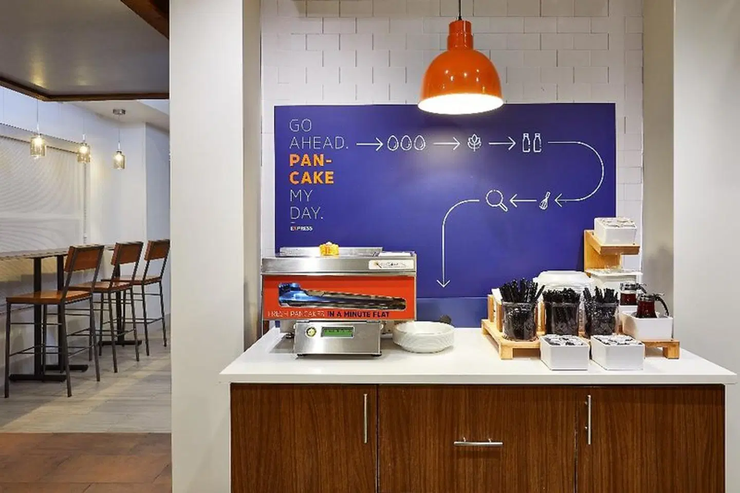 Holiday Inn Express & Suites Orlando International Airport Restaurant