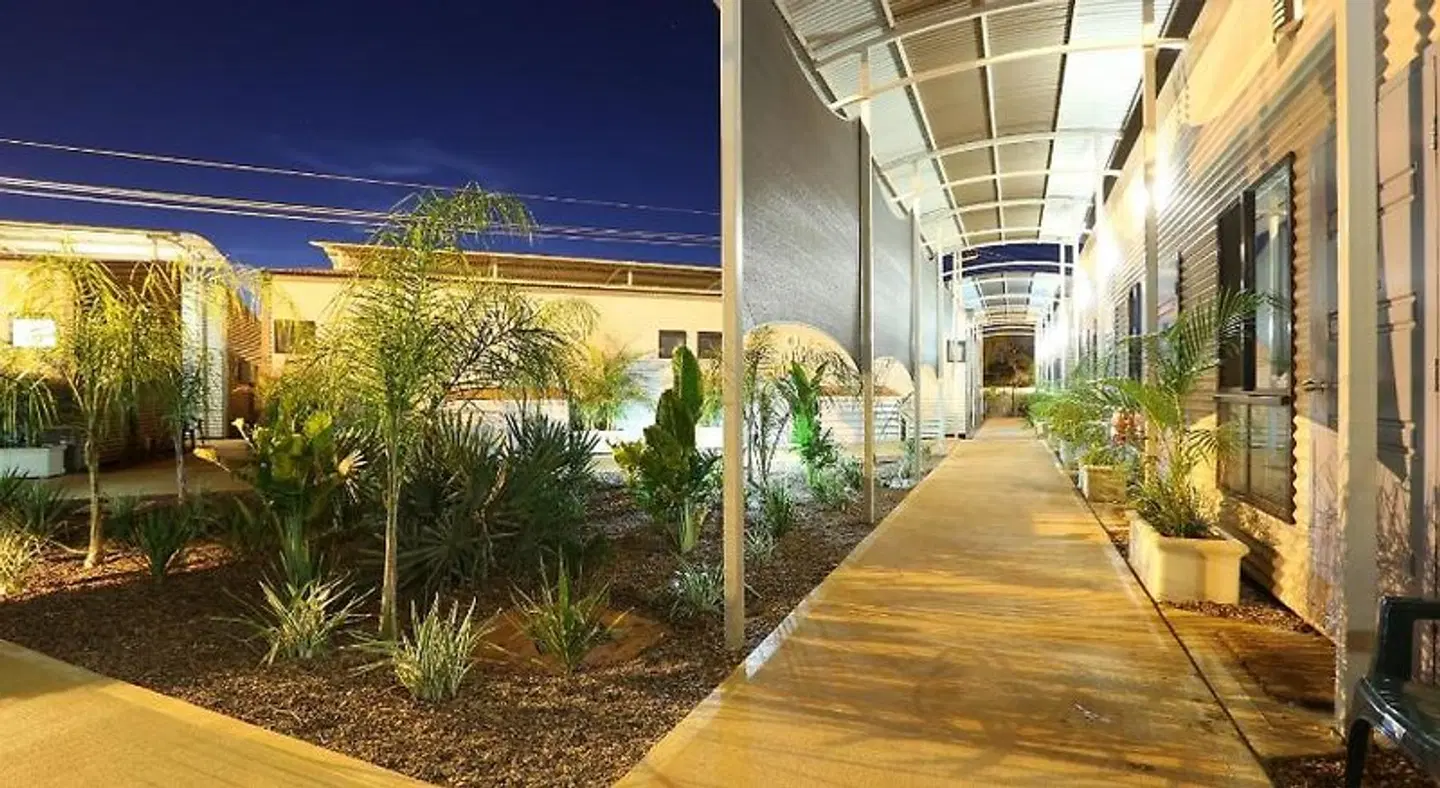 Mia Mia House in the Desert EXTERIOR