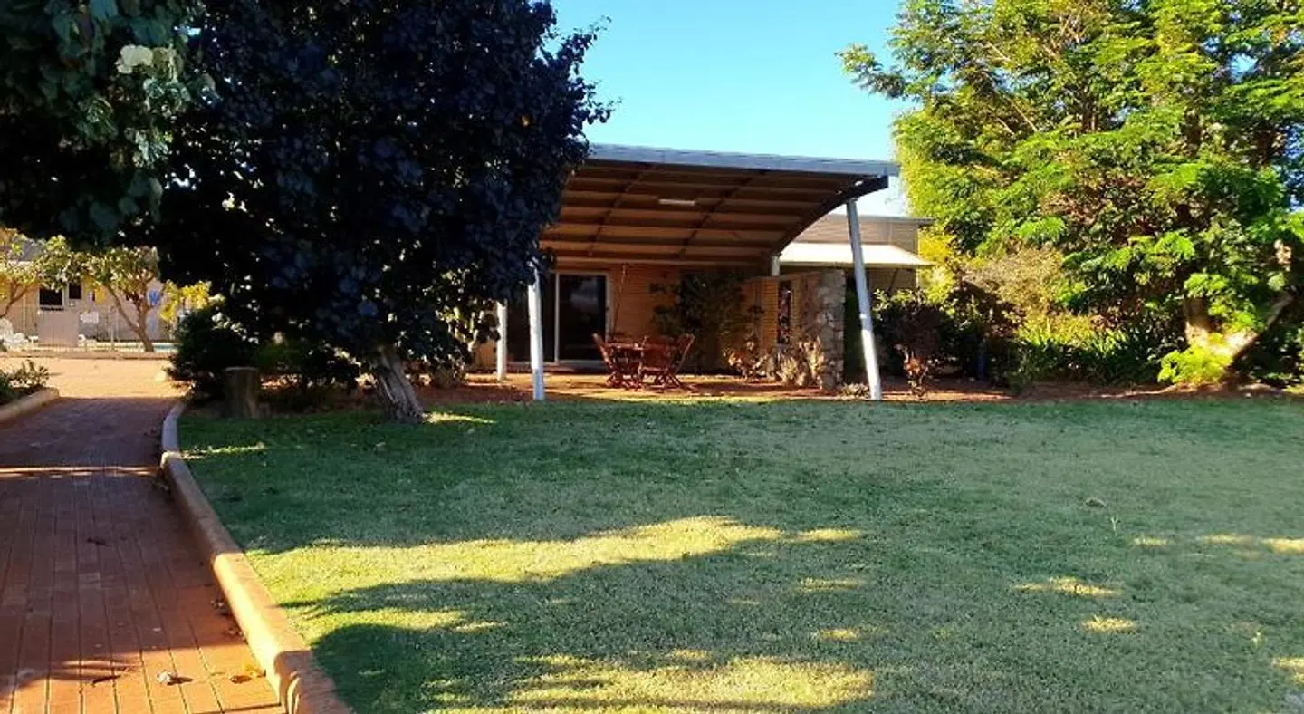 Samson Beach Chalets EXTERIOR