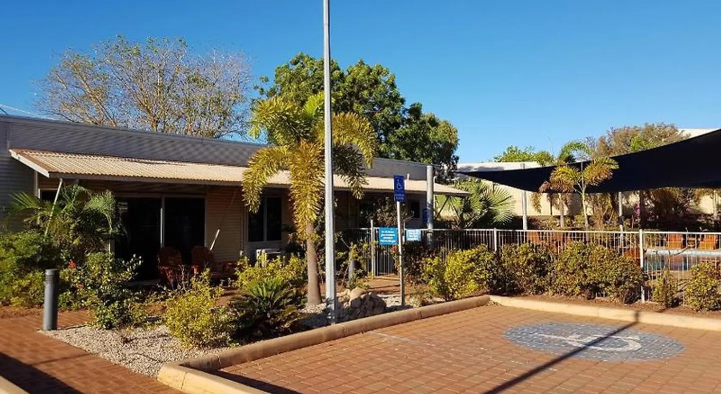 Samson Beach Chalets EXTERIOR