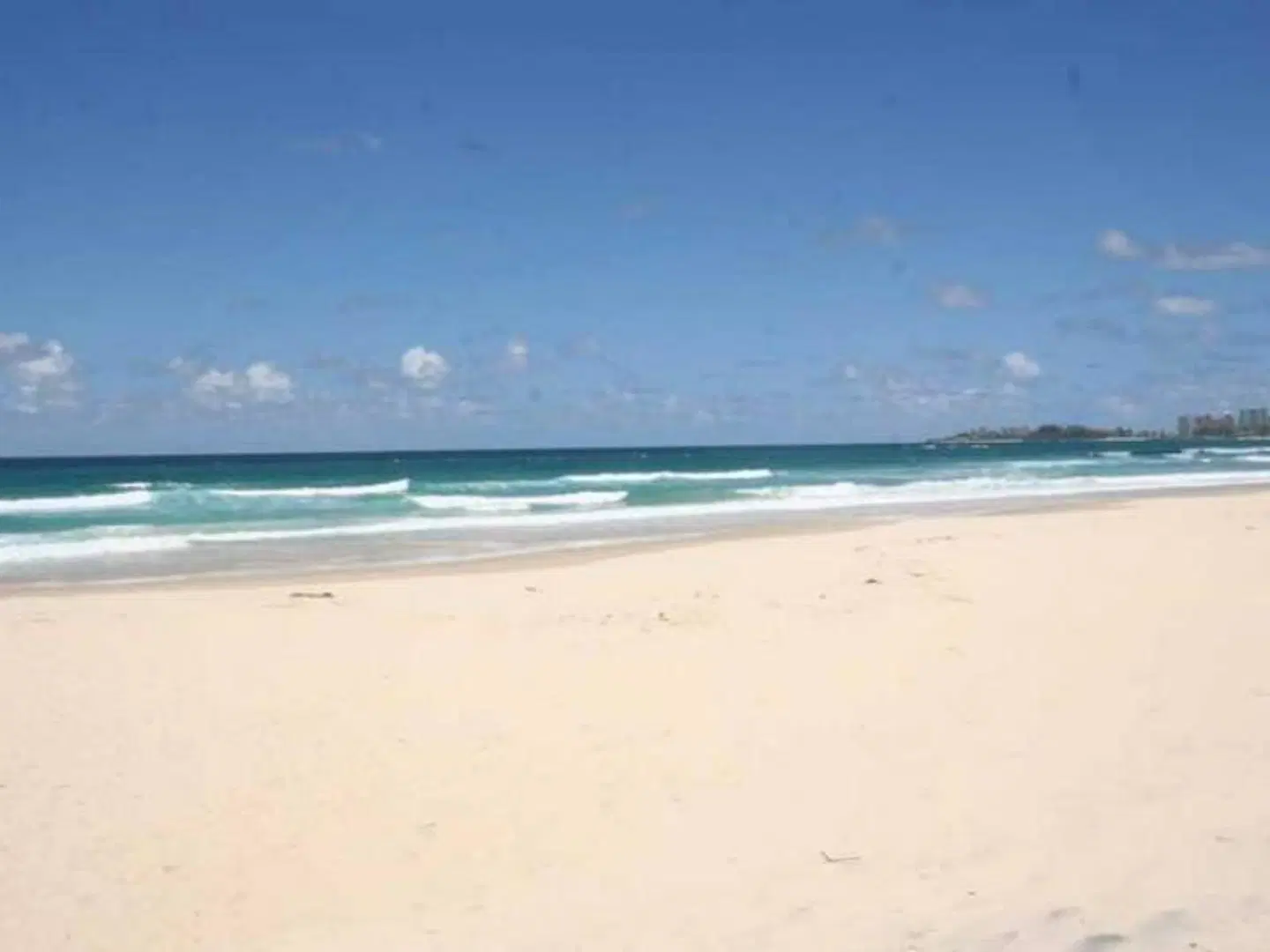 Oceanside Resort - Absolute Beachfront Apartments Strand