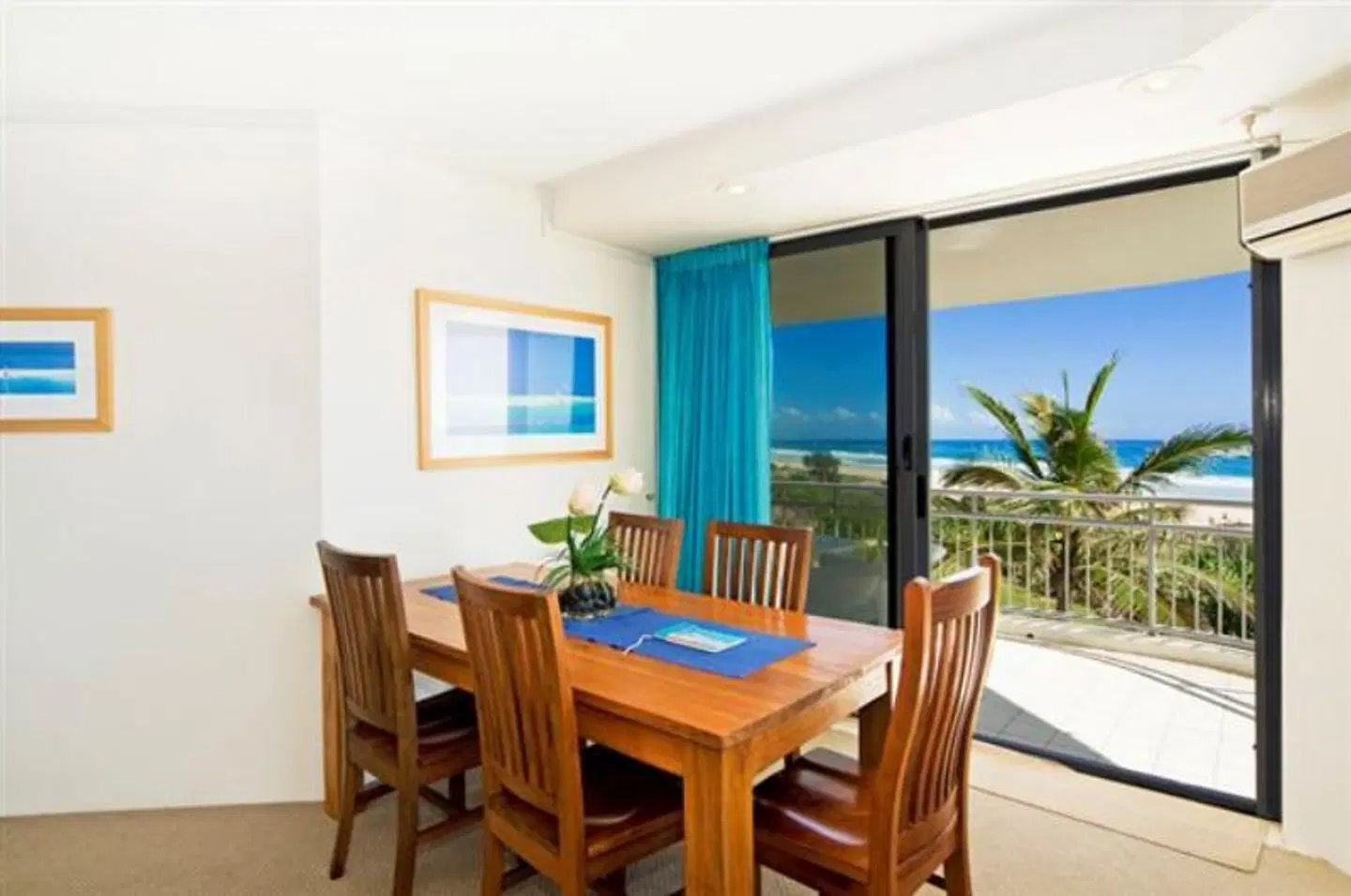 Oceanside Resort - Absolute Beachfront Apartments ROOM_EXAMPLE