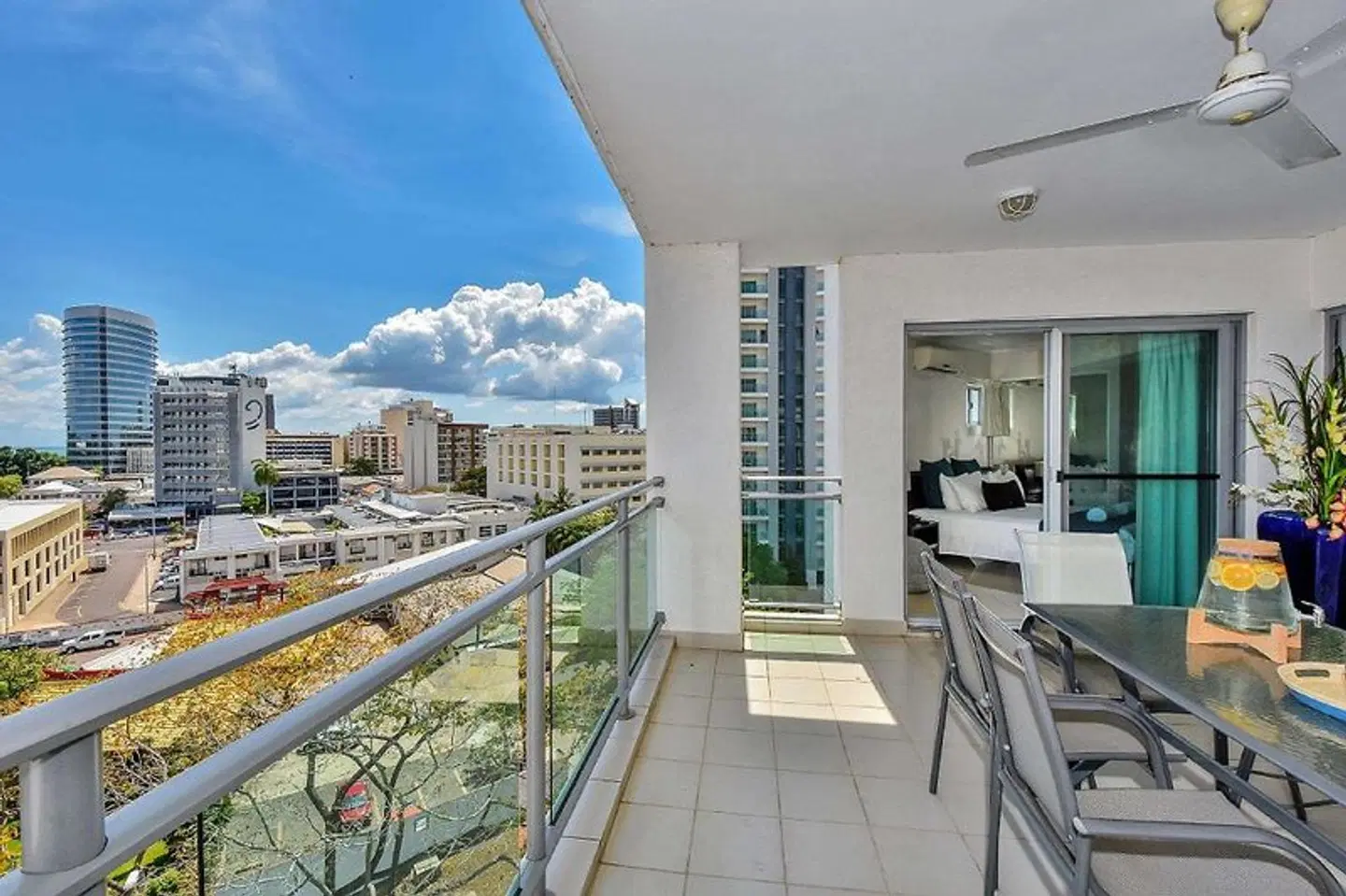 Argus Apartments Darwin Terrasse