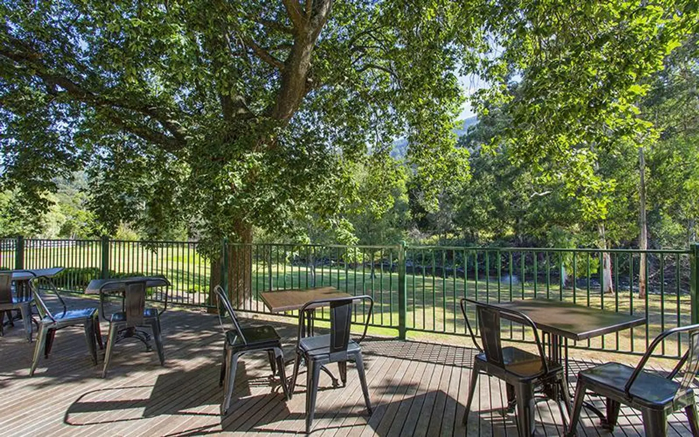 Oscar's on the Yarra Terrasse