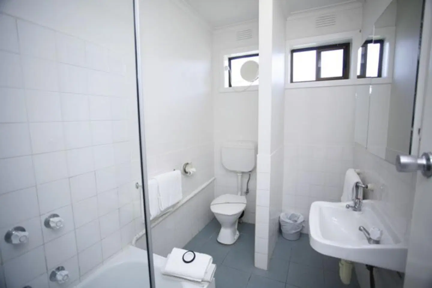 Park Squire Motor Inn and Serviced Apartments Badezimmer