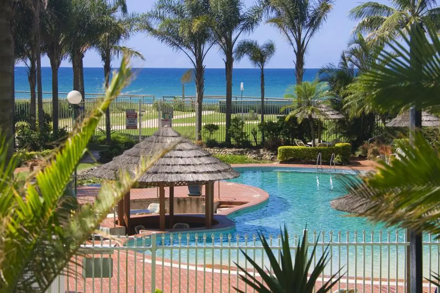 Royal Palm Resort on the Beach OUTDOOR_POOL