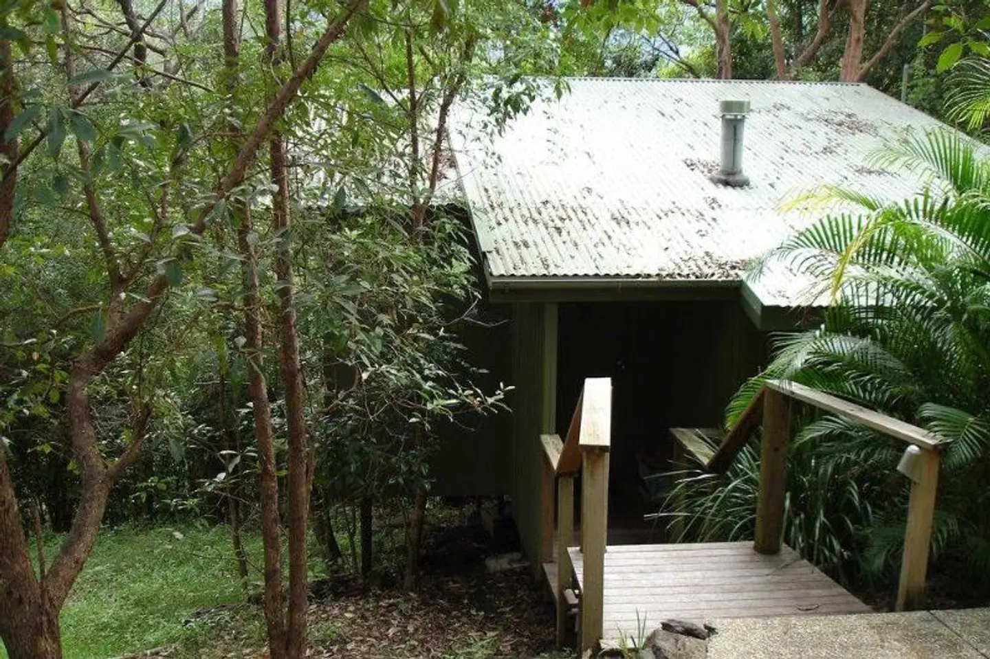 Hunchy Hideaway EXTERIOR