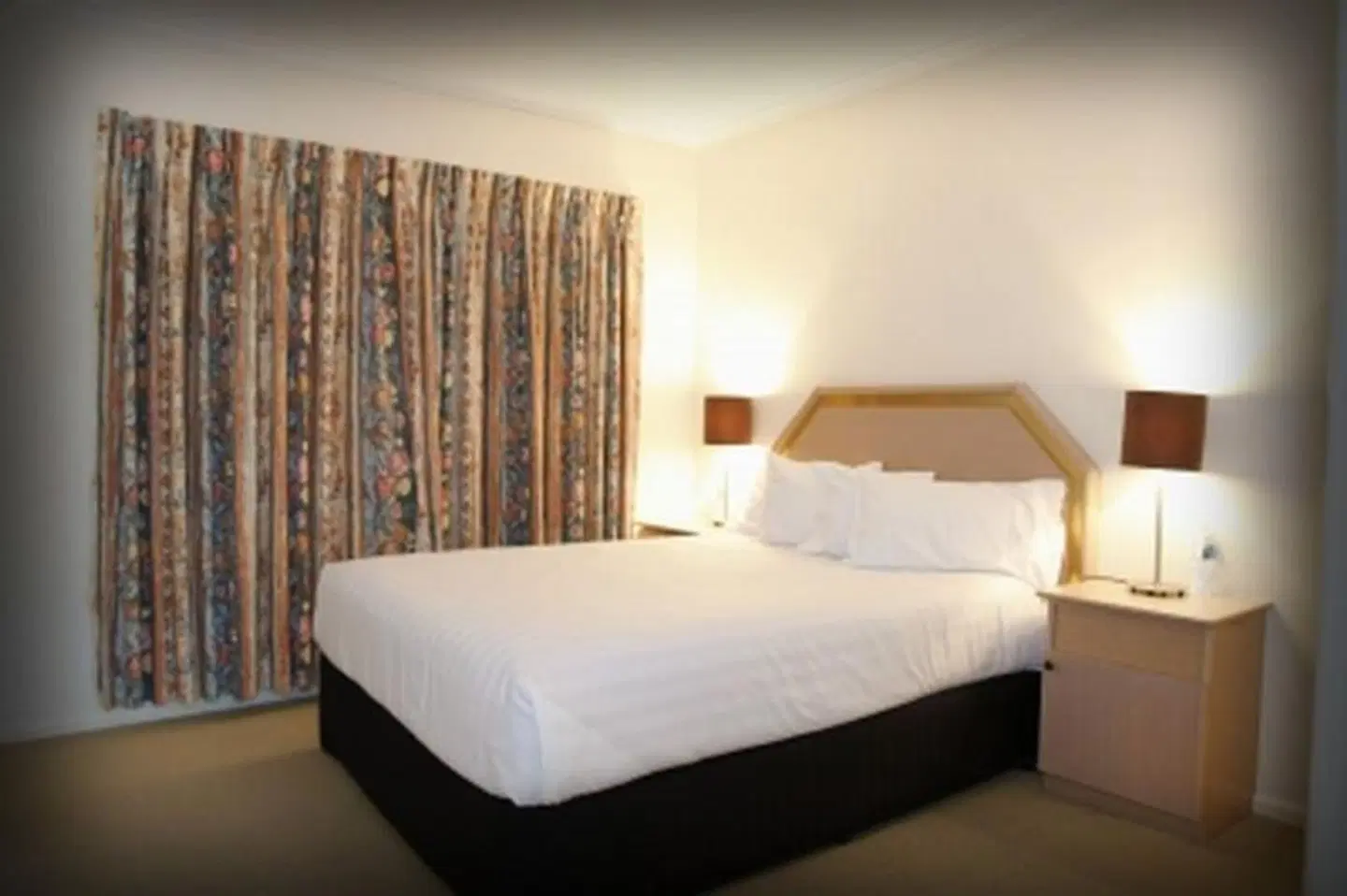 Eltham Gateway Hotel & Conference Centre ROOM_EXAMPLE