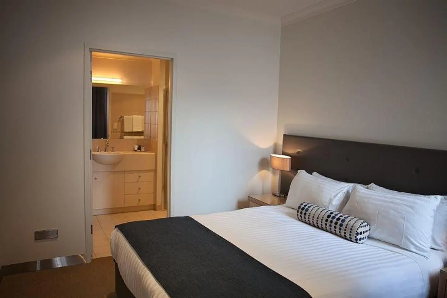 Mawson Lakes Hotel ROOM_EXAMPLE