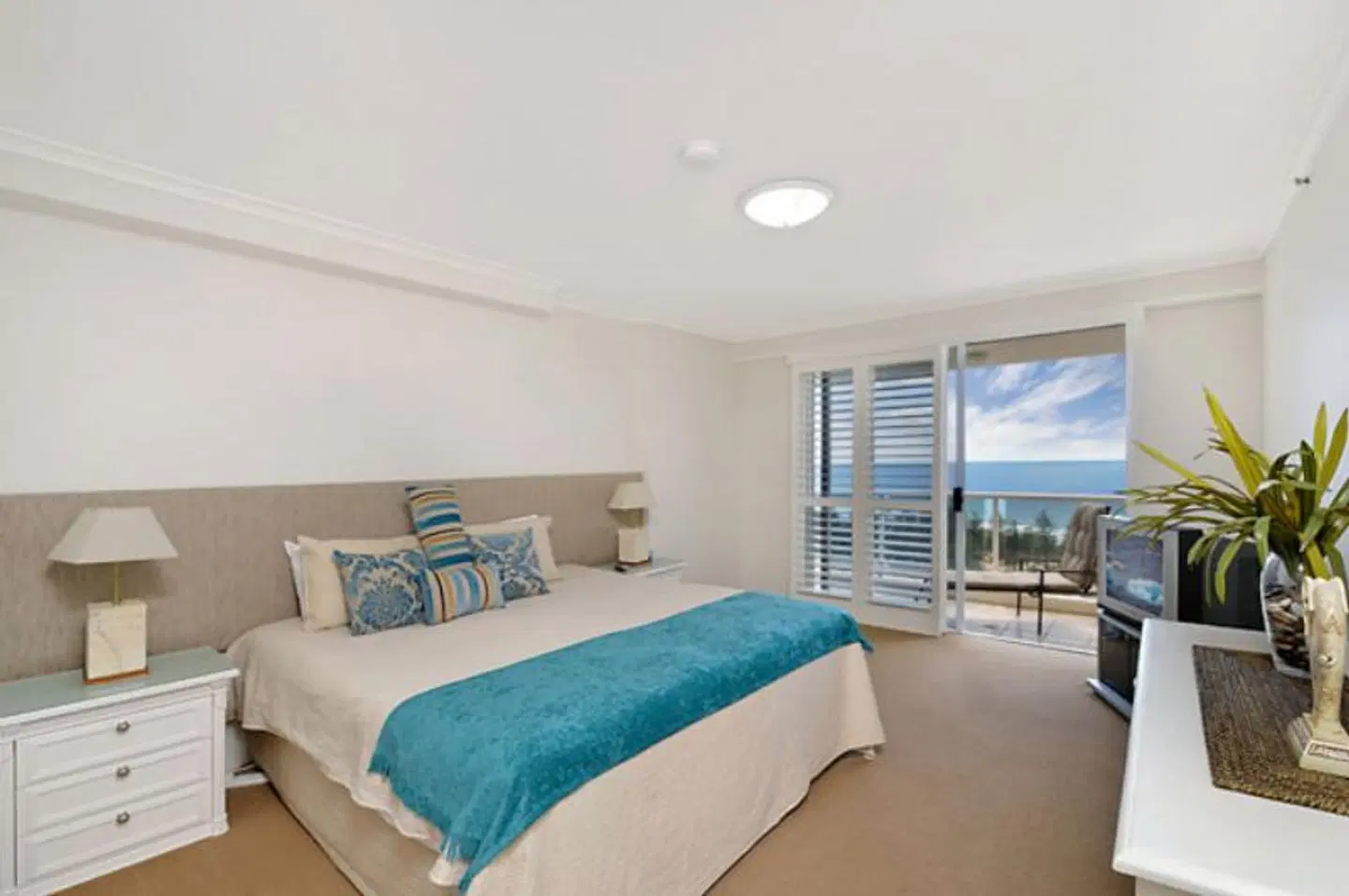 Oscar On Main Beach Resort ROOM_EXAMPLE
