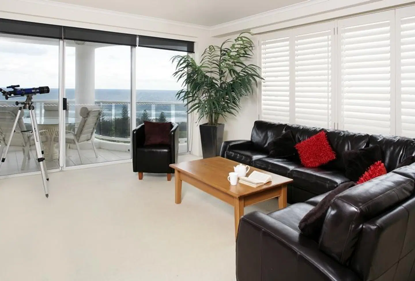 Oscar On Main Beach Resort ROOM_EXAMPLE
