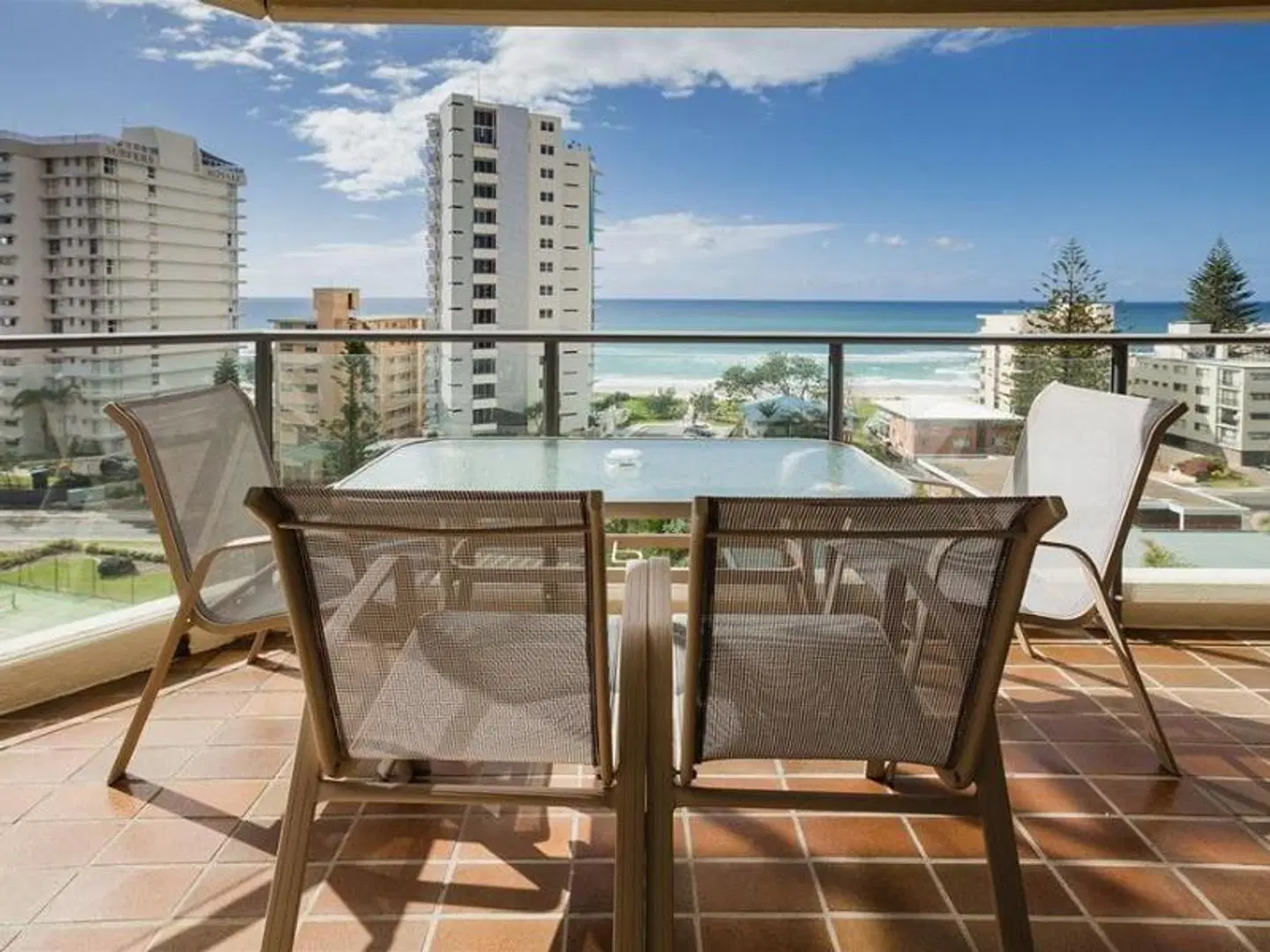 Baronnet Apartments Terrasse