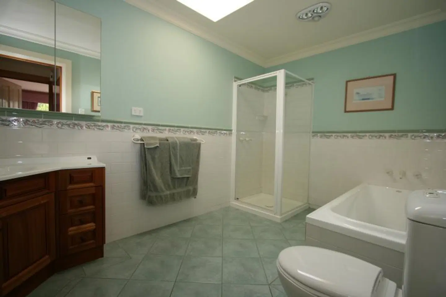 Donalea Bed and Breakfast & Riverview Apartment Badezimmer