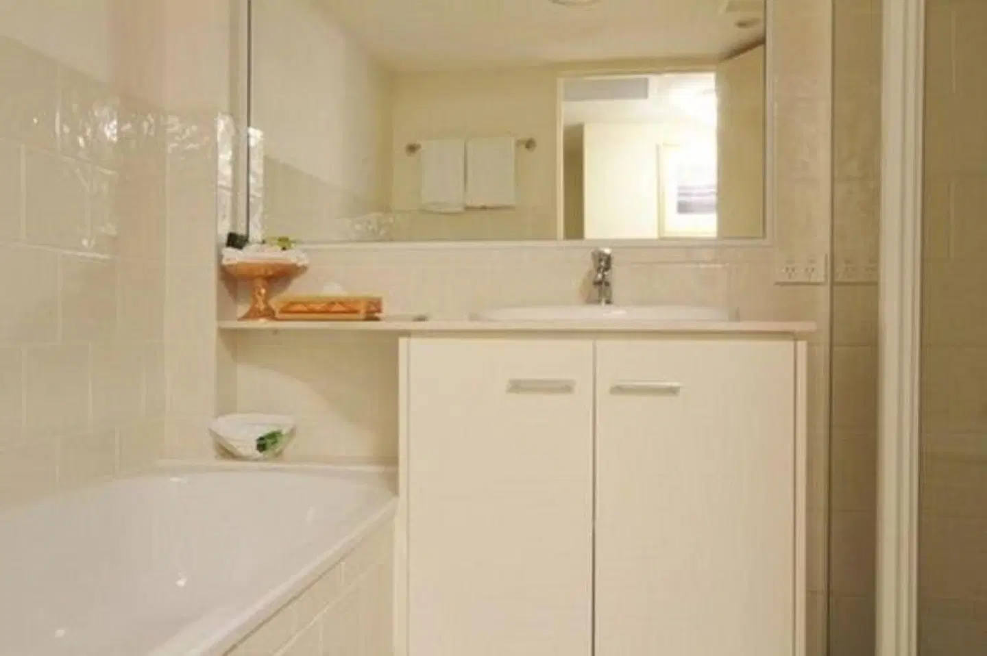 Riverside Holiday Apartments Badezimmer
