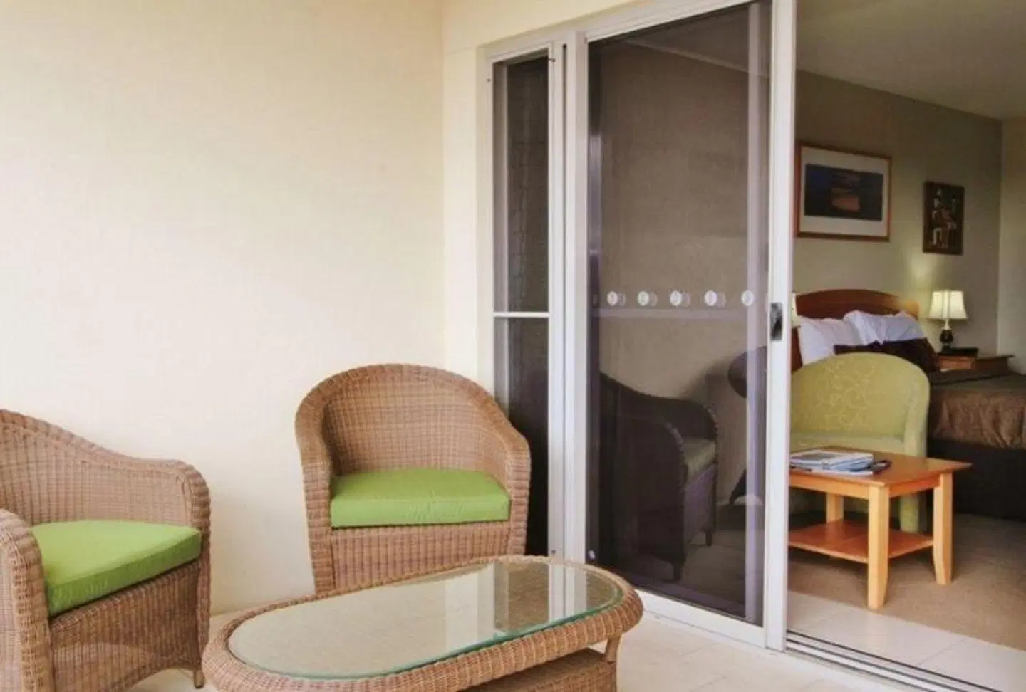 Riverside Holiday Apartments ROOM_EXAMPLE