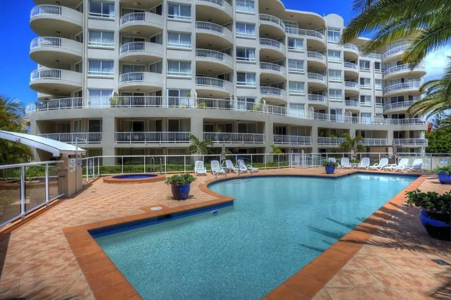 Kirra Beach Apartments OUTDOOR_POOL
