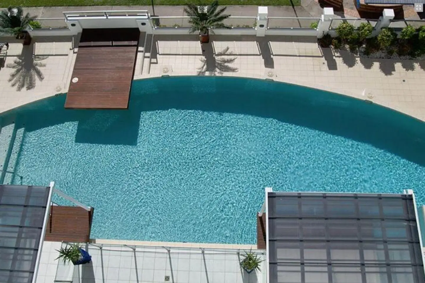 Waters Edge Apartment Cairns OUTDOOR_POOL