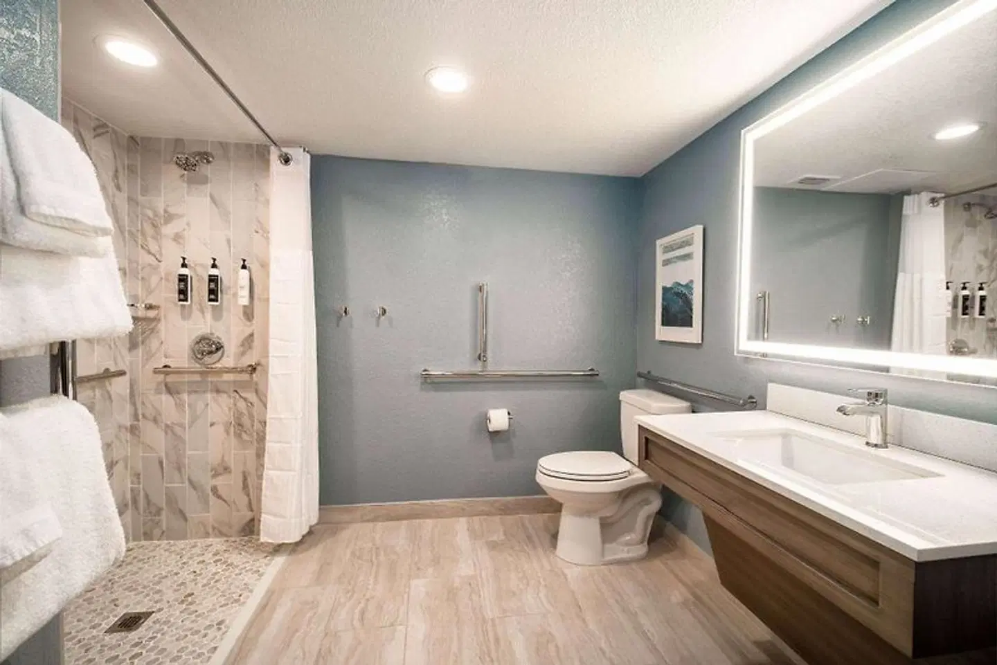 La Quinta Inn & Suites Cocoa Beach Oceanfront Badezimmer