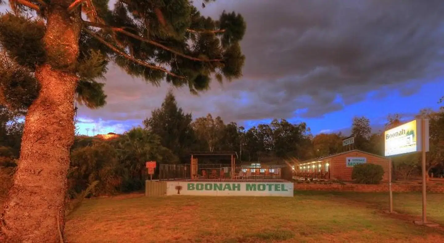 Boonah Motel LANDSCAPE