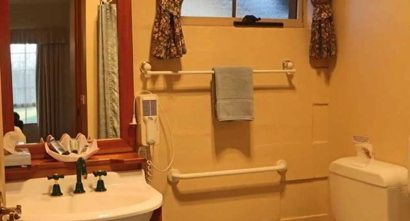 Swansea Cottages and Motel Suites Badezimmer