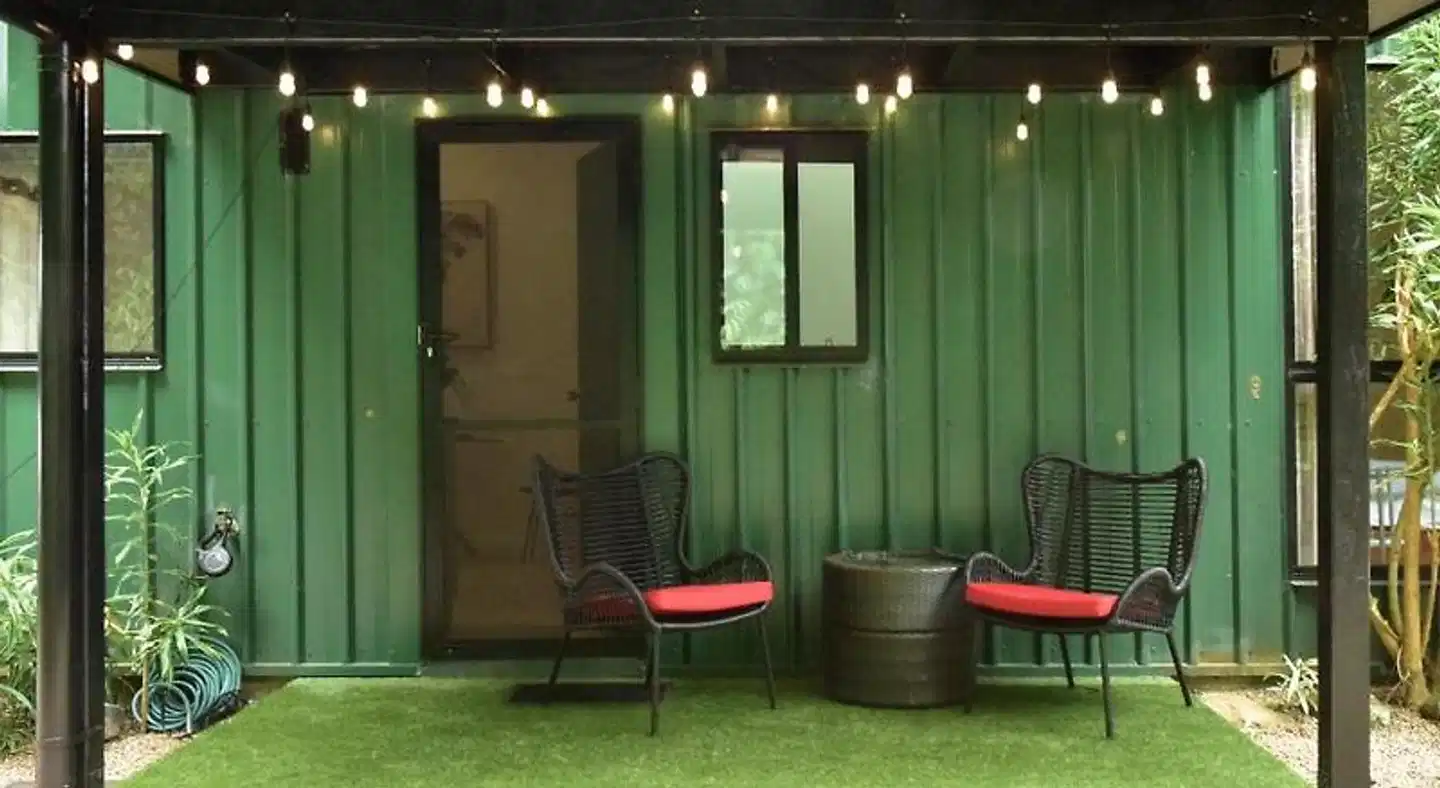 Misty Mountains Rainforest Retreat Bar