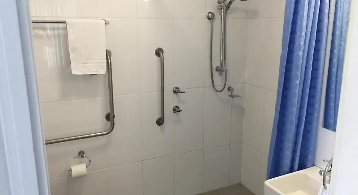 Mollymook Aquarius Apartments Badezimmer