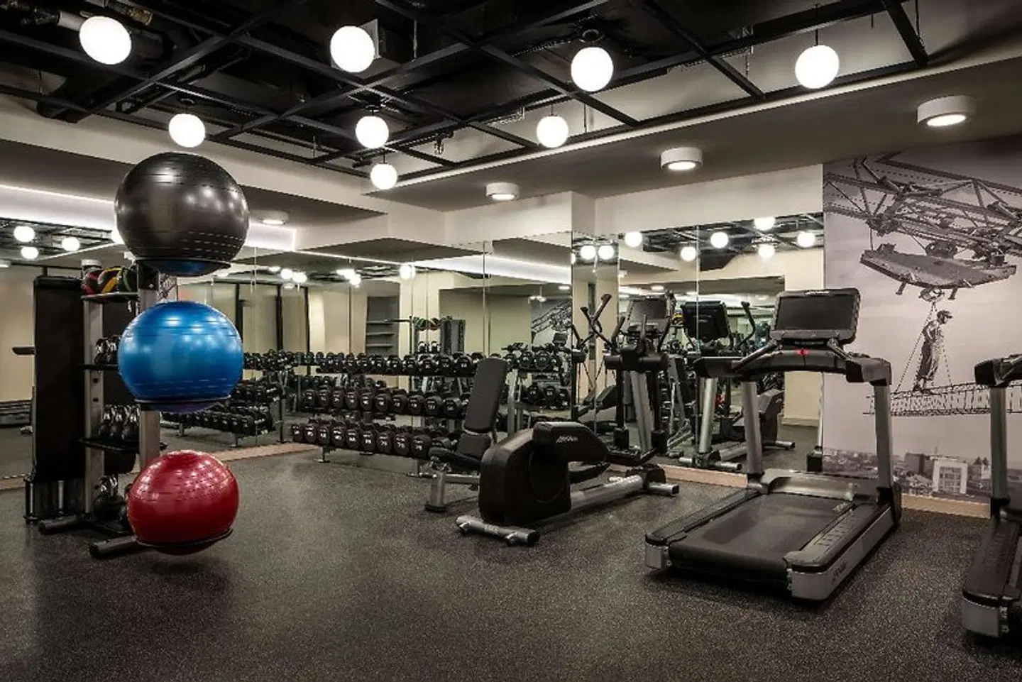 Motto By Hilton New York City Times Square SPORTS_AND_LEISURE