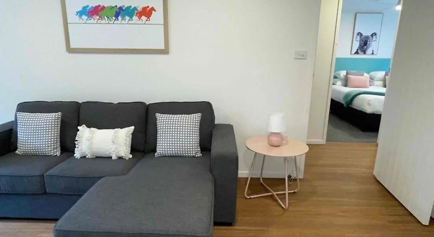 Racecourse Apartments ROOM_EXAMPLE