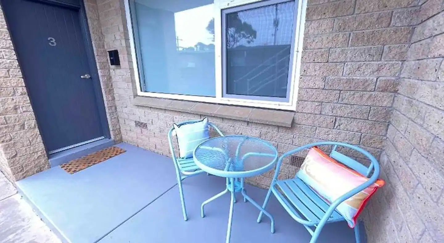 Racecourse Apartments Bar