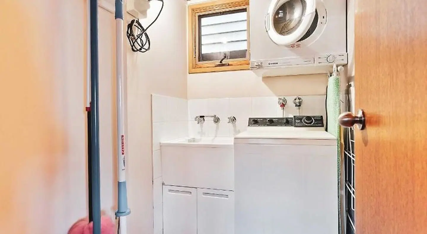 Banjo Townhouses 1 ROOM_EXAMPLE